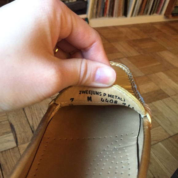 Weejuns Gold Leather Loafers - Picture 4 of 7